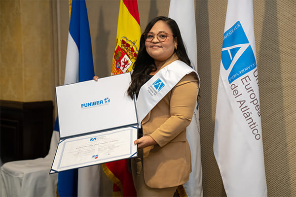 Entrega de títulos en Nicaragua